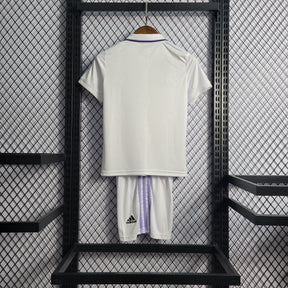 Kit Infantil Real Madrid Titular 22/23